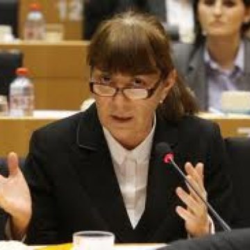Europarlamentarul Monica Macovei sare in apararea lui Cristian Preda Europarlamentarul Monica Macovei sare in apararea lui Cristian Preda