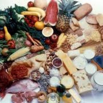 Evitaţi excesele alimentare pentru a nu avea probleme cu digestia de sărbători
