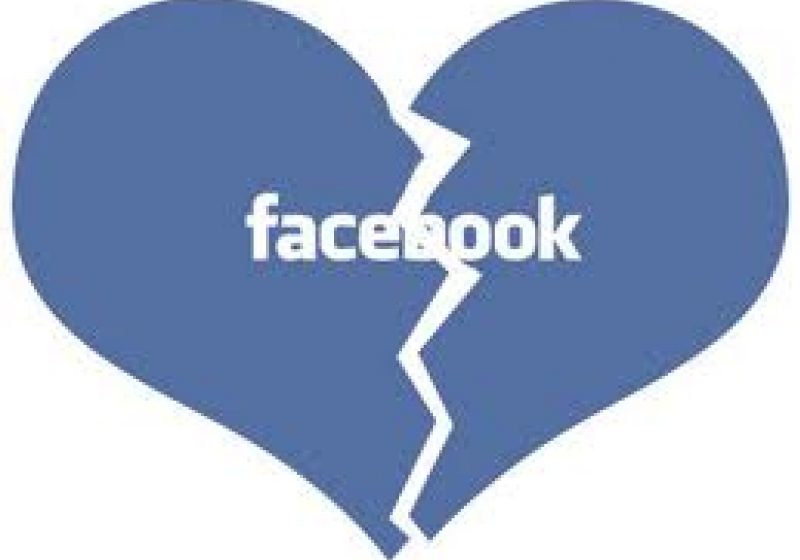 Facebook poate cauza dependenţă. Cine îl foloseşte, de ce şi pentru cât timp