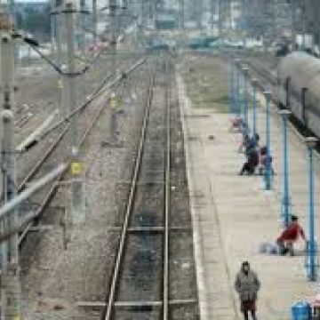FMI: CFR SA trebuie să închidă liniile de cale ferată pentru care nu există cerere de privatizare FMI: CFR SA trebuie să închidă liniile de cale ferată pentru care nu există cerere de privatizare