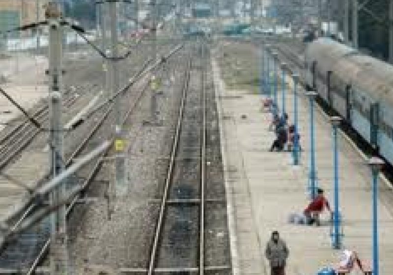 FMI: CFR SA trebuie să închidă liniile de cale ferată pentru care nu există cerere de privatizare