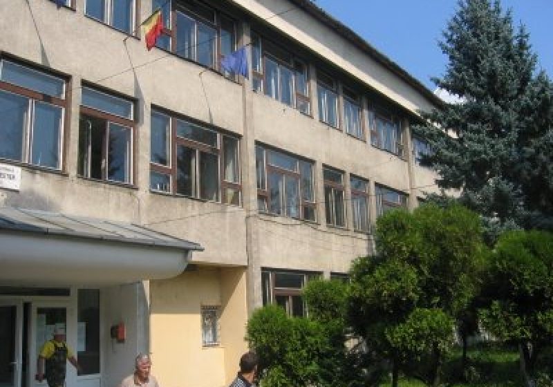 SIGHET: Grupul Şcolar Forestier implementează în perioada martie octombrie proiectul educaţional „Tineri şi identitatea de sine"