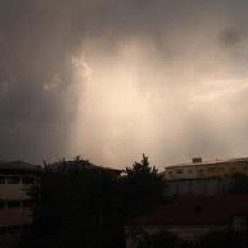 Baia Mare: Instabilitate atmosferică accentuată în Maramureş!
