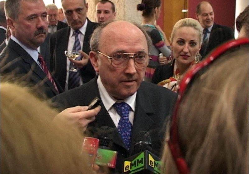 Baia Mare: Ladislau Ritli le-a sugerat sindicaliştilor de Sanitas să facă propuneri la proiectul noii legi a sănătăţii, dacă au nemulţumiri Baia Mare: Ladislau Ritli le-a sugerat sindicaliştilor de Sanitas să facă propuneri la proiectul noii legi a sănătăţii, dacă au nemulţumiri