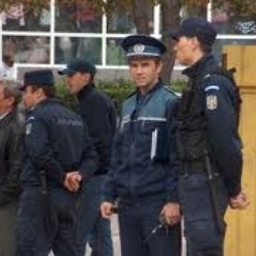 La nivelul judetului Maramures, peste 200 de politisti, jandarmi, pompieri, politisti de frontiera vor asigura masurile de ordine publica de Sărbătorile Pascale La nivelul judetului Maramures, peste 200 de politisti, jandarmi, pompieri, politisti de frontiera vor asigura masurile de ordine publica de Sărbătorile Pascale
