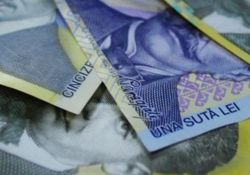 Ajutor de 700 de lei pentru pensionarii ale căror venituri nu depășesc 2000 de lei. Se acordă o singură dată, în iulie Ajutor de 700 de lei pentru pensionarii ale căror venituri nu depășesc 2000 de lei. Se acordă o singură dată, în iulie