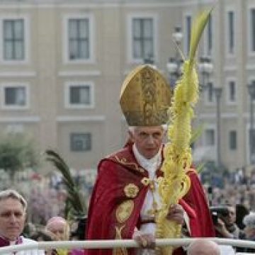 Papa sărbătoreşte Duminica Floriilor