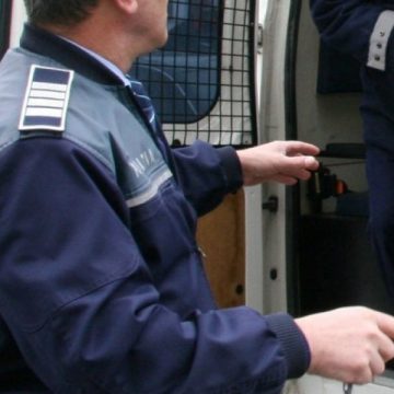 Poliţiştii efectuează cercetări privind cauzele decesului în care şi-au pierdut viaţa doi oameni Poliţiştii efectuează cercetări privind cauzele decesului în care şi-au pierdut viaţa doi oameni