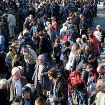 Populaţia României a scăzut cu 9.482 persoane în februarie 2012
