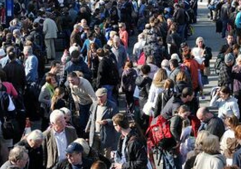 Populaţia României a scăzut cu 9.482 persoane în februarie 2012