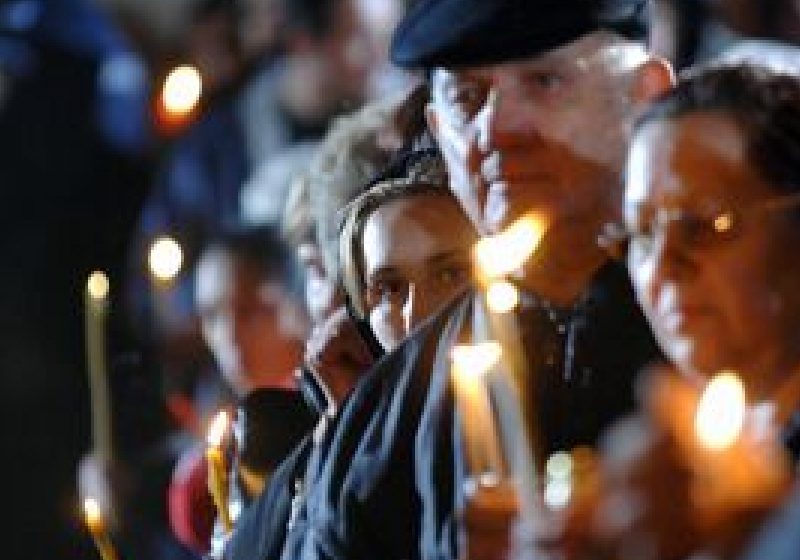 Sondaj IRES: 99% dintre români sărbătoresc Paştele, 75% vor merge la slujba de Înviere