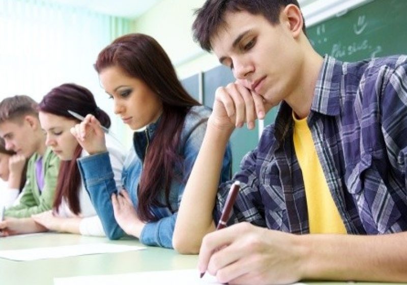 SIGHET: Elevii de clasa a XII-a mai au timp până miercuri 30 mai sa se înscrie la Bac SIGHET: Elevii de clasa a XII-a mai au timp până miercuri 30 mai sa se înscrie la Bac