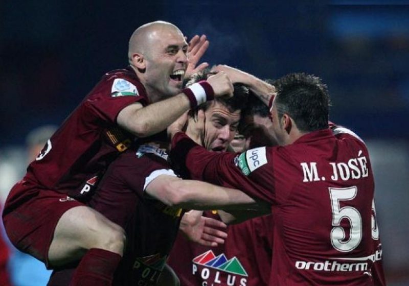 CFR Cluj a câştigat titlul de campioană pentru a treia oară în istorie CFR Cluj a câştigat titlul de campioană pentru a treia oară în istorie