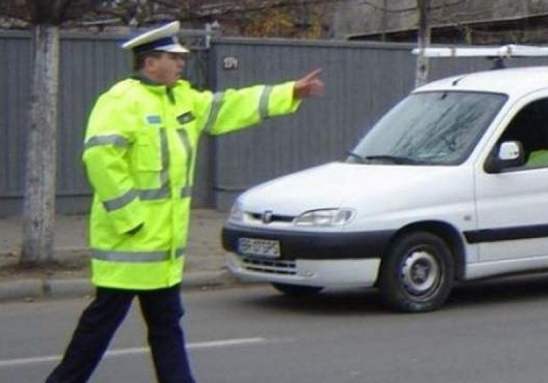 SIGHET: Coliziune între două autoturisme pe strada Alexandru Ivasiuc SIGHET: Coliziune între două autoturisme pe strada Alexandru Ivasiuc