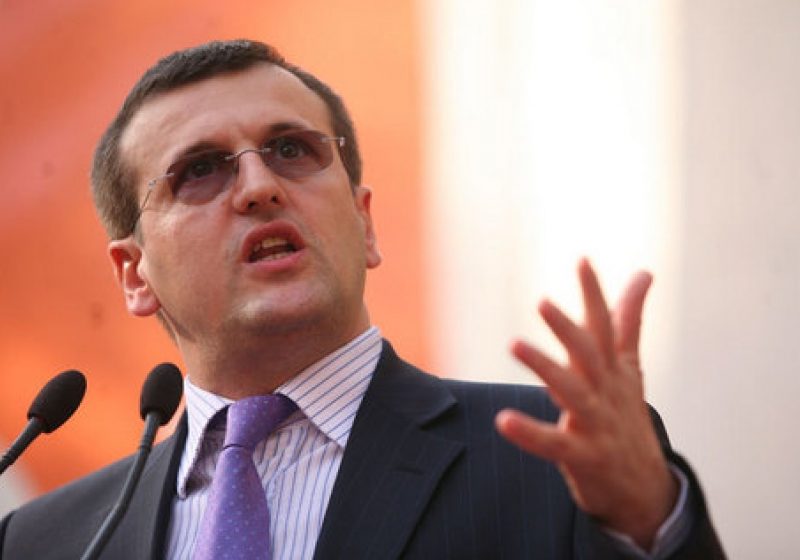Cristian Preda rămâne în PDL. Conducerea partidului a renunţat la excluderea europarlamentarului