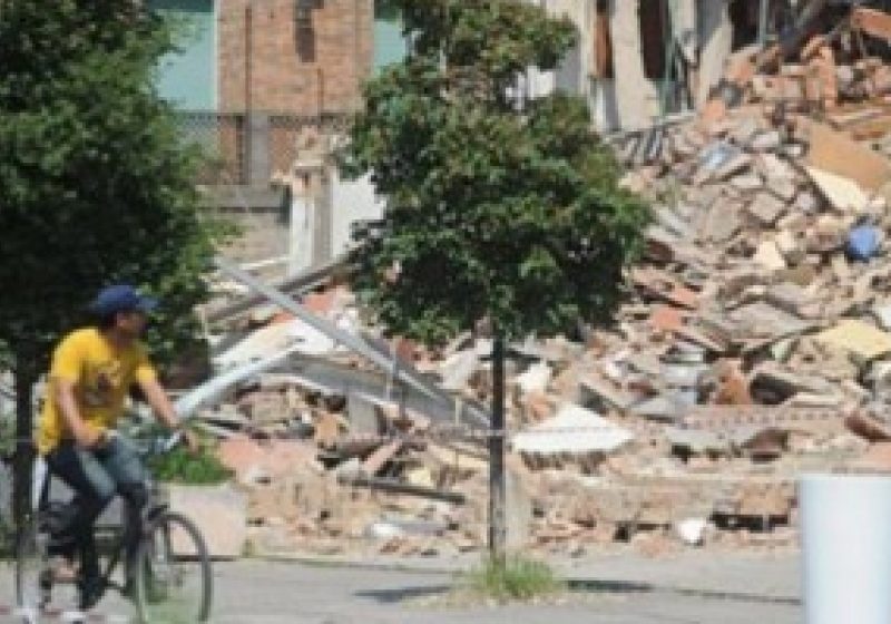 Cutremurele de marţi din Italia: Şaisprezece persoane au murit şi alte 350 au fost rănite Cutremurele de marţi din Italia: Şaisprezece persoane au murit şi alte 350 au fost rănite