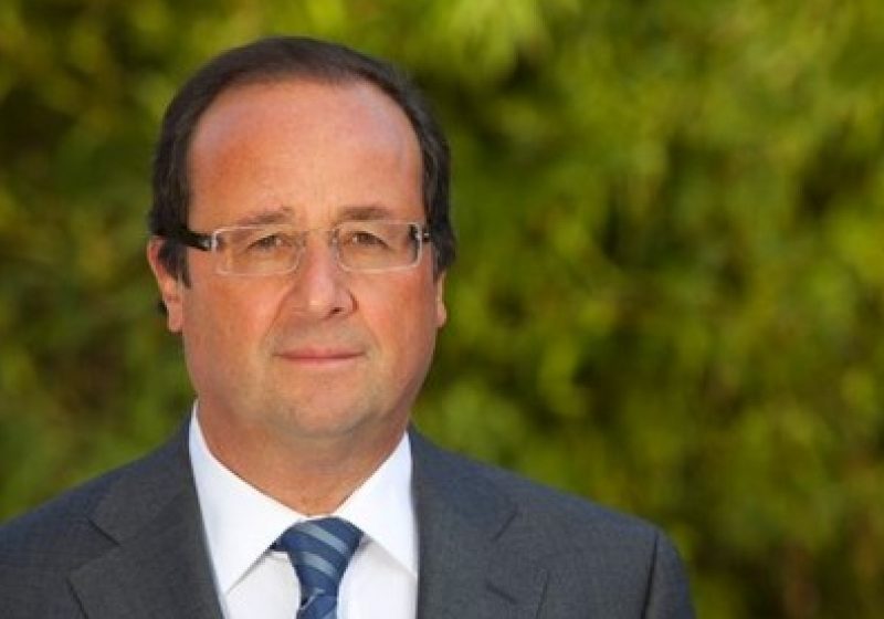 François Hollande preia funcţia de preşedinte şi merge la Berlin pentru o întâlnire cu Merkel