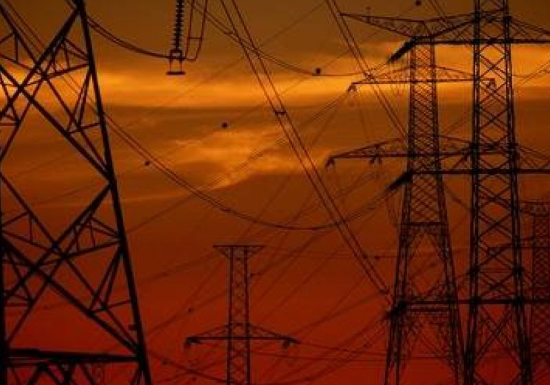 Baia Mare: Legea energiei electrice va intra în vigoare până cel târziu la mijlocul lunii iunie. Preţul energiei se va scumpi cu 5%