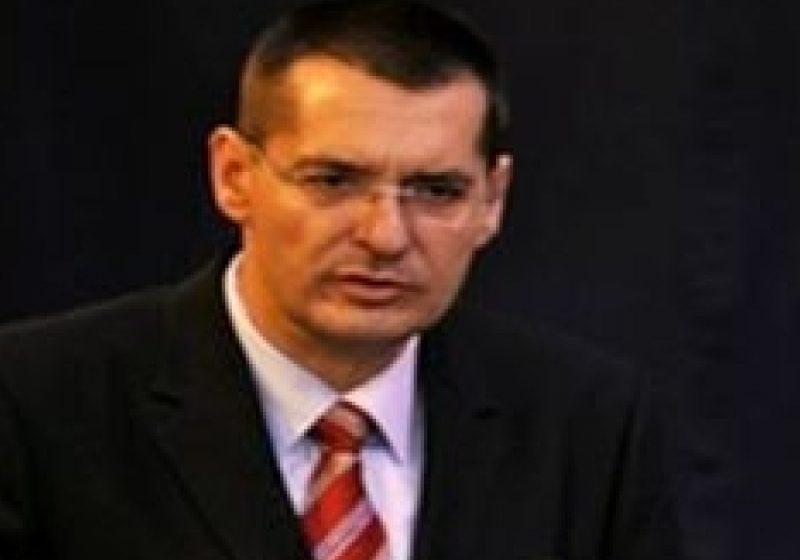 Premierul a schimbat conducerea Poliţiei Române: Liviu Popa, înlocuit cu Petre Tobă