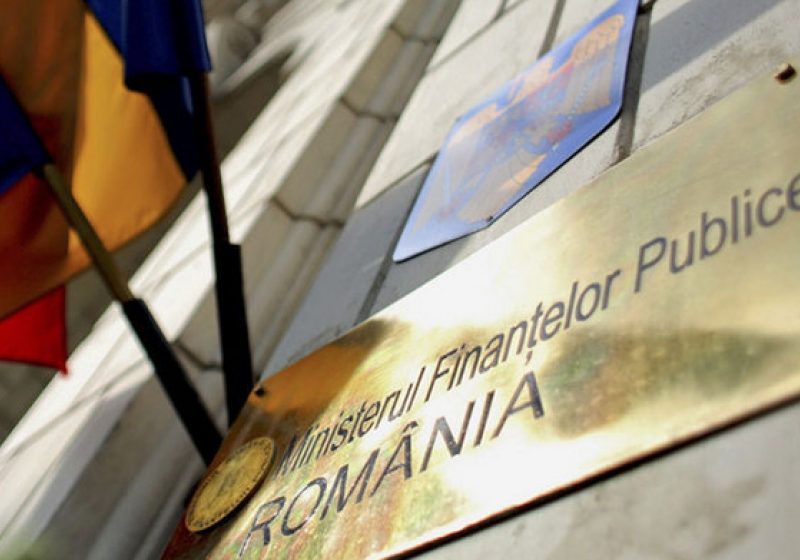 Noi modificări la Codul Fiscal: Creşte pragul TVA, deduceri la achiziţii auto, păcură colorată. Ce mai include proiectul