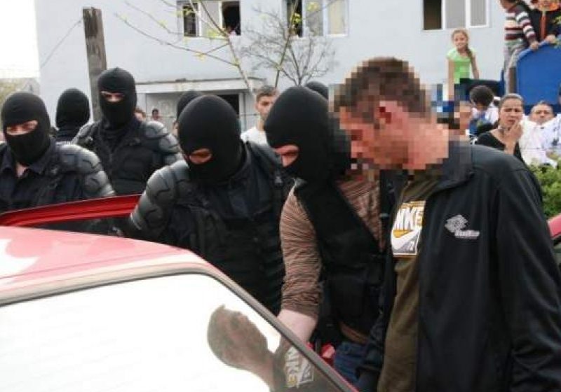 Percheziţii în Ilfov, la macedoneni şi turci suspectaţi de evaziune fiscală de cinci milioane de euro Percheziţii în Ilfov, la macedoneni şi turci suspectaţi de evaziune fiscală de cinci milioane de euro