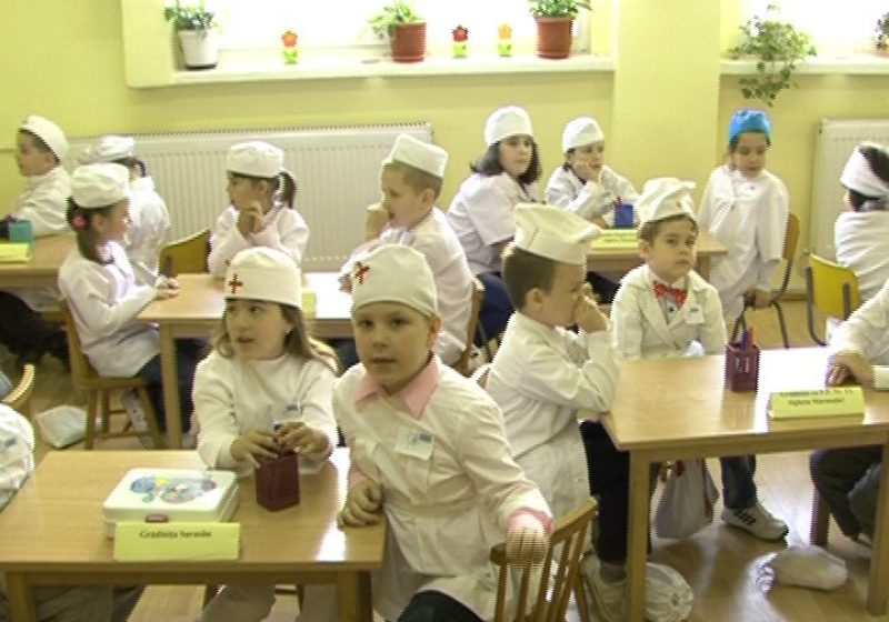 SIGHET: Zece echipaje înscrise la concursul "Periuţa de aur"