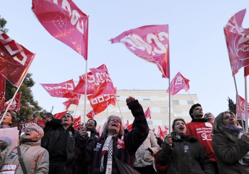 Grevă generală în Spania: Mii de profesori, elevi şi părinţi au protestat faţă de reducerile bugetare