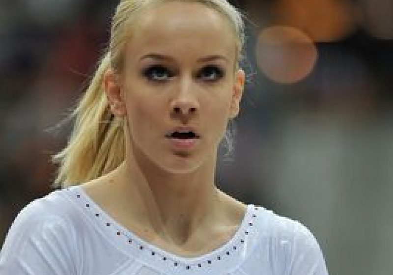 Gimnastică-Euro-2012: Sandra Izbaşa, medaliată cu aur la sărituri