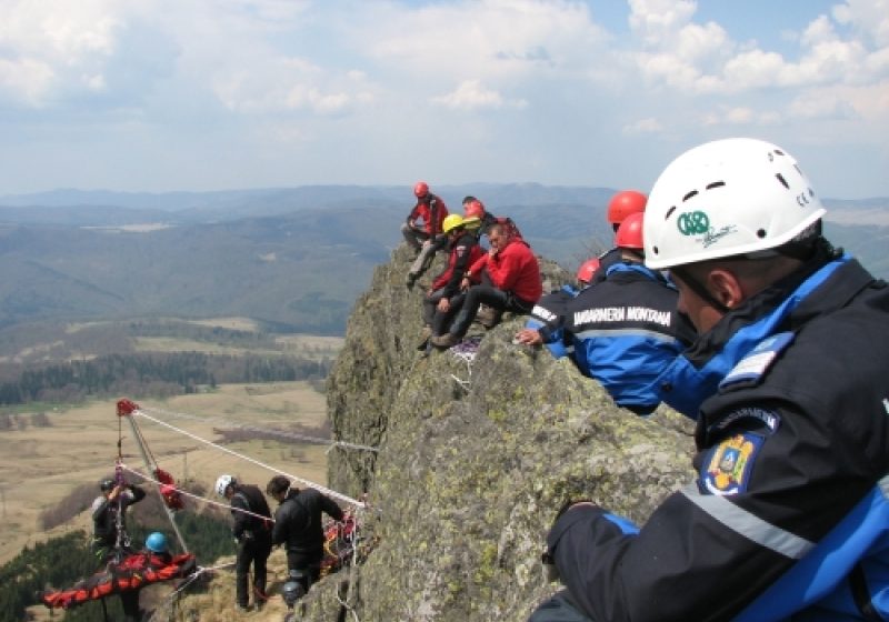 Inspectoratului de Jandarmi Judeţean Maramureş organizează o tabără de pregătire în domeniul montan Inspectoratului de Jandarmi Judeţean Maramureş organizează o tabără de pregătire în domeniul montan