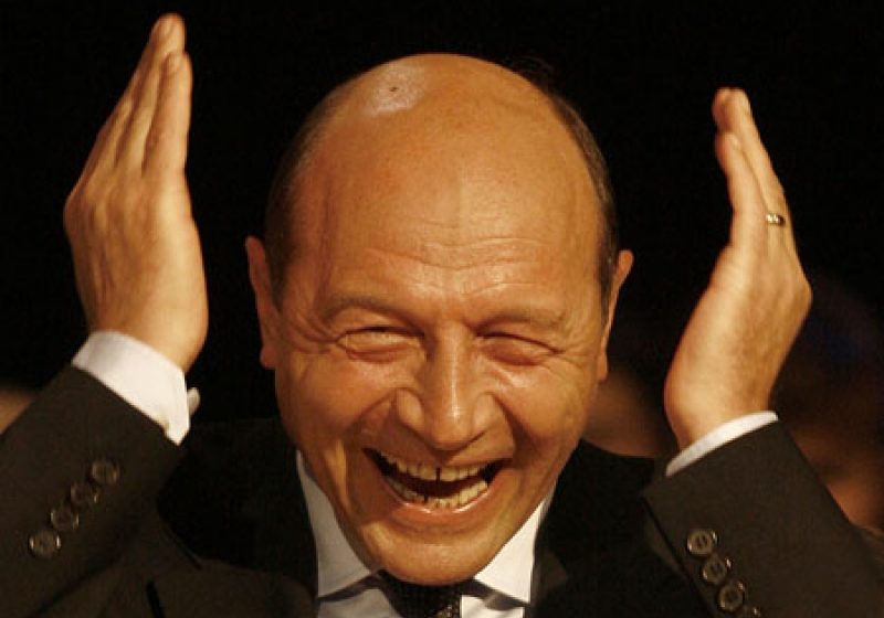 Băsescu, întrebat despre participarea României la achiziţionarea unor drone: Nu mărim taxele