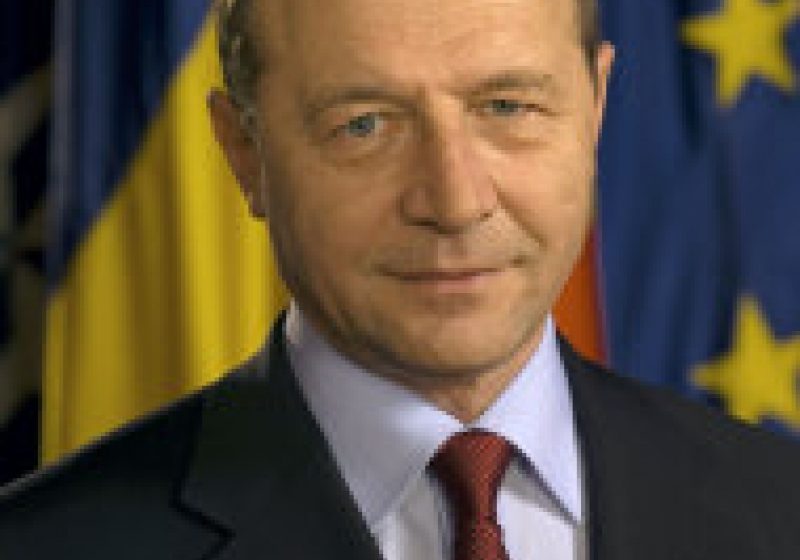 Băsescu, întrebat de ziarişti dacă se vor vedea la următorul Consiliu European: "De ce? Nu veniţi? " Băsescu, întrebat de ziarişti dacă se vor vedea la următorul Consiliu European: "De ce? Nu veniţi? "