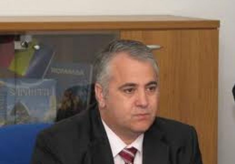 Senatorul Cezar Măgureanu a trecut la PSD şi senatorul Viorel Badea la PNL Senatorul Cezar Măgureanu a trecut la PSD şi senatorul Viorel Badea la PNL