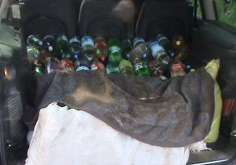 302 litri alcool fără documente de proveniență confiscaţi de la un sătmărean în Vişeu de Sus