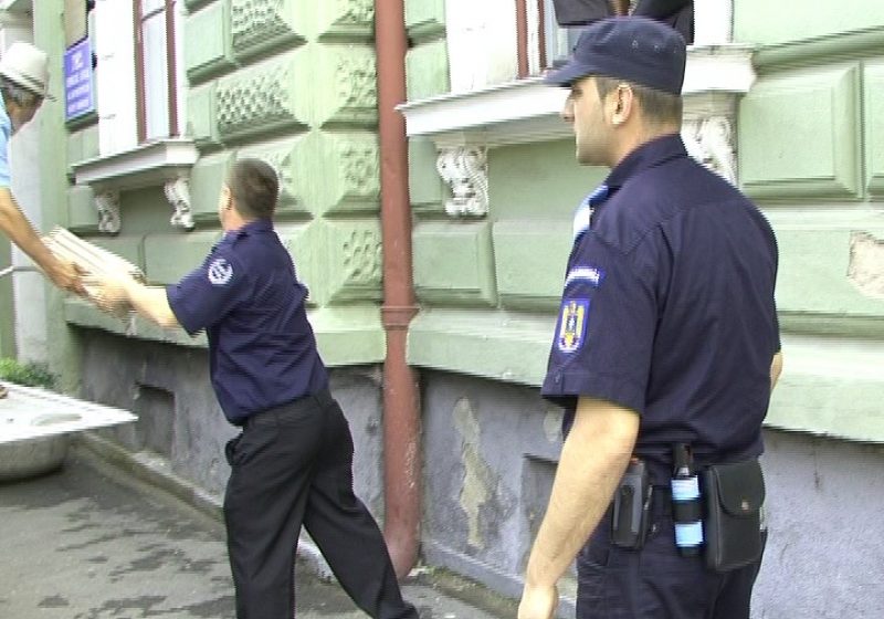 SIGHET: Au sosit buletinele de vot. Acestea vor fi păzite de jandarmi