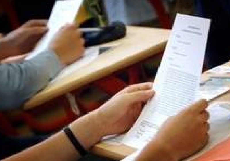 BAC 2012: Subiectele probei de luni pot fi rezolvate în maximum 15 minute