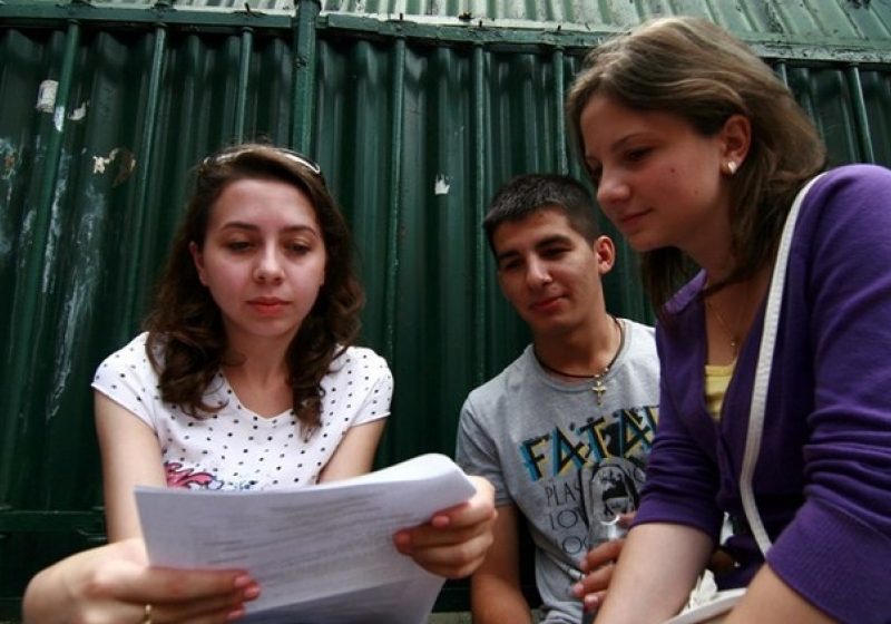 BACALAUREAT 2012: 60,74% dintre candidaţi, experimentaţi la română, 25,15% avansaţi, 11,91% de nivel mediu BACALAUREAT 2012: 60,74% dintre candidaţi, experimentaţi la română, 25,15% avansaţi, 11,91% de nivel mediu