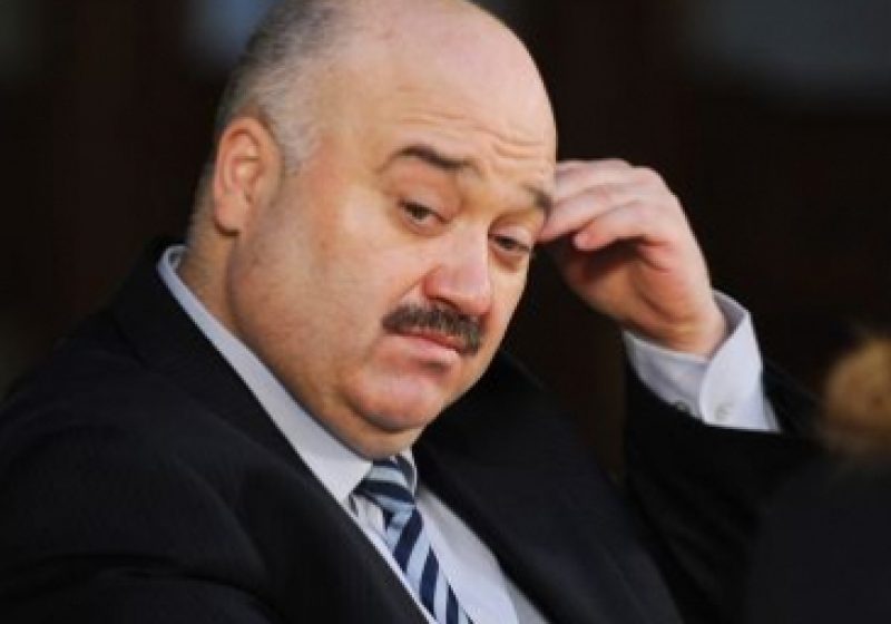 Sentinţă pentru lotul Voicu: Senatorul – 5 ani de închisoare cu executare. Costel Căşuneanu – 4 ani de închisoare. Locic – 4 ani de închisoare. Florin Costiniu – 3 ani de închisoare cu suspend Sentinţă pentru lotul Voicu: Senatorul – 5 ani de închisoare cu executare. Costel Căşuneanu – 4 ani de închisoare. Locic – 4 ani de închisoare. Florin Costiniu – 3 ani de închisoare cu suspend