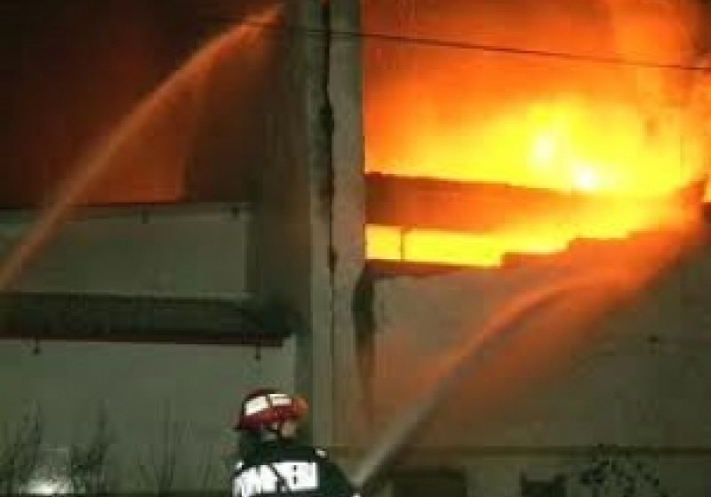 Incendiu violent la un hotel din Giurgiu