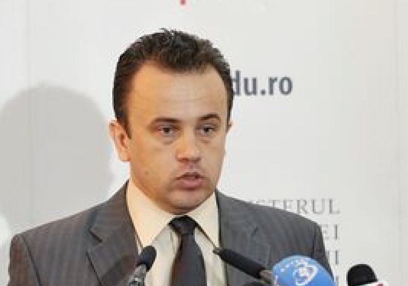 Liviu Pop: Programul privind microbuzele şcolare trebuie reanalizat