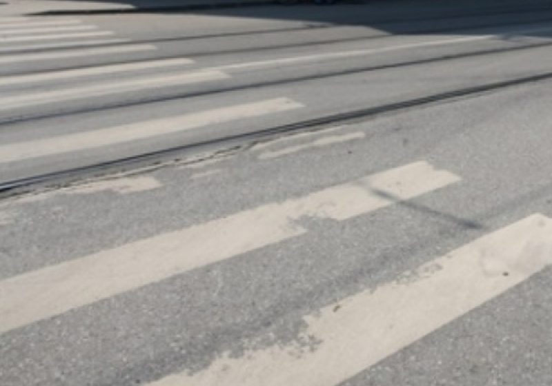 Minor victimă a traversării drumului în fugă şi fără să se asigure