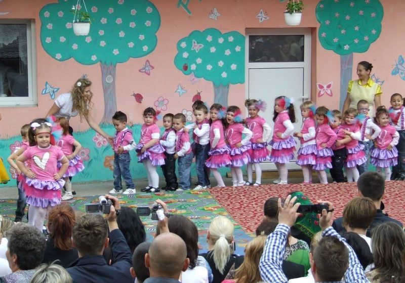 Sighetu Marmației: De ziua copilului cu piticii de la Grădinița 9 Sighetu Marmației: De ziua copilului cu piticii de la Grădinița 9