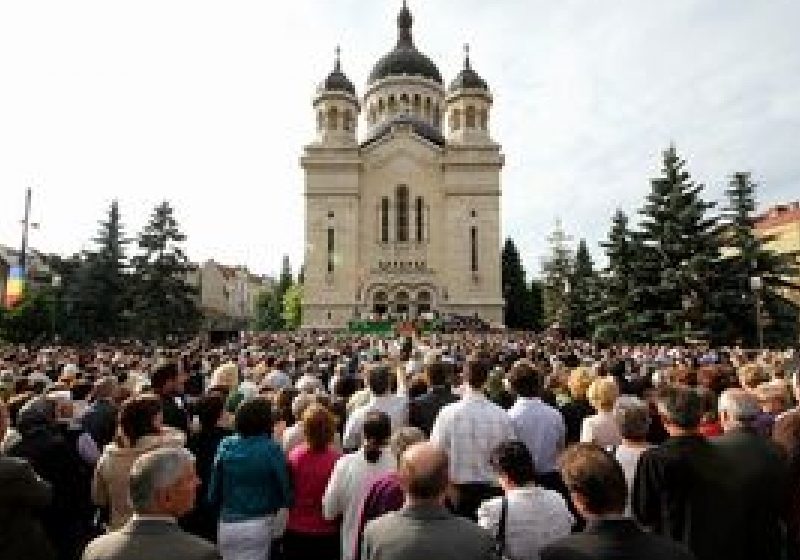 Credincioşii ortodocşi prăznuiesc Pogorârea Duhului Sfânt (Rusaliile) Credincioşii ortodocşi prăznuiesc Pogorârea Duhului Sfânt (Rusaliile)