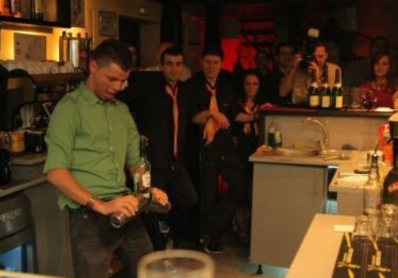 Supăraţi de barman