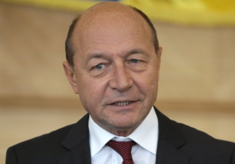 Băsescu: TVR TREBUIE DESFIINŢATĂ şi REÎNFIINŢATĂ pe baze noi Băsescu: TVR TREBUIE DESFIINŢATĂ şi REÎNFIINŢATĂ pe baze noi