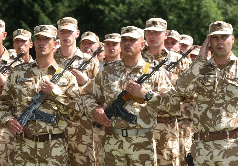 Dobriţoiu: Armata nu e suficient de atractivă pe piaţa forţei de muncă, iar dotările sunt îmbătrânite