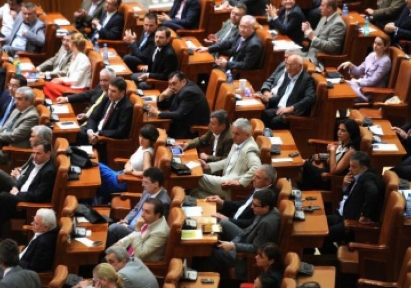 Hotărârea CCR a fost citită în plen, şedinţa s-a încheiat