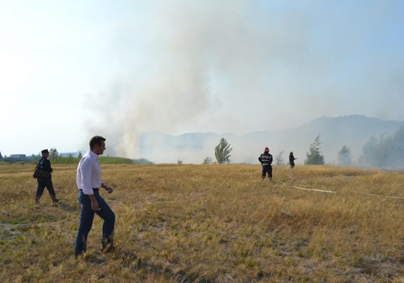 Cătălin Cherecheş a alocat  1000 de litri de combustibil pentru intervenţiile de stingere a incendiilor de vegetaţie uscată izbucnite pe fondul caniculei şi a vântului puternic