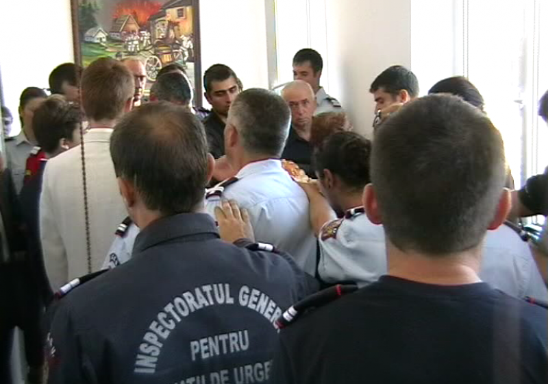 Baia Mare: COMEMORARE – Momente de reculegere în memoria eroului pompier, căpitan Adrian Marchiş Baia Mare: COMEMORARE – Momente de reculegere în memoria eroului pompier, căpitan Adrian Marchiş