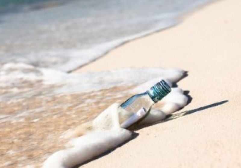 Cel mai vechi mesaj găsit într-o sticlă purtată de apele oceanului intră în Cartea Recordurilor Cel mai vechi mesaj găsit într-o sticlă purtată de apele oceanului intră în Cartea Recordurilor