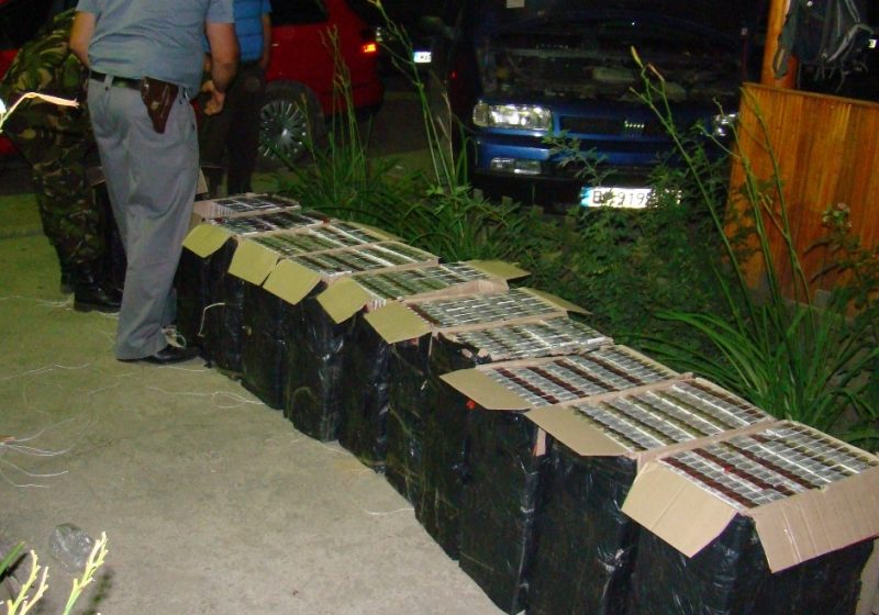 6000 pachete de ţigări ucrainene confiscate de poliţiştii din Leordina 6000 pachete de ţigări ucrainene confiscate de poliţiştii din Leordina
